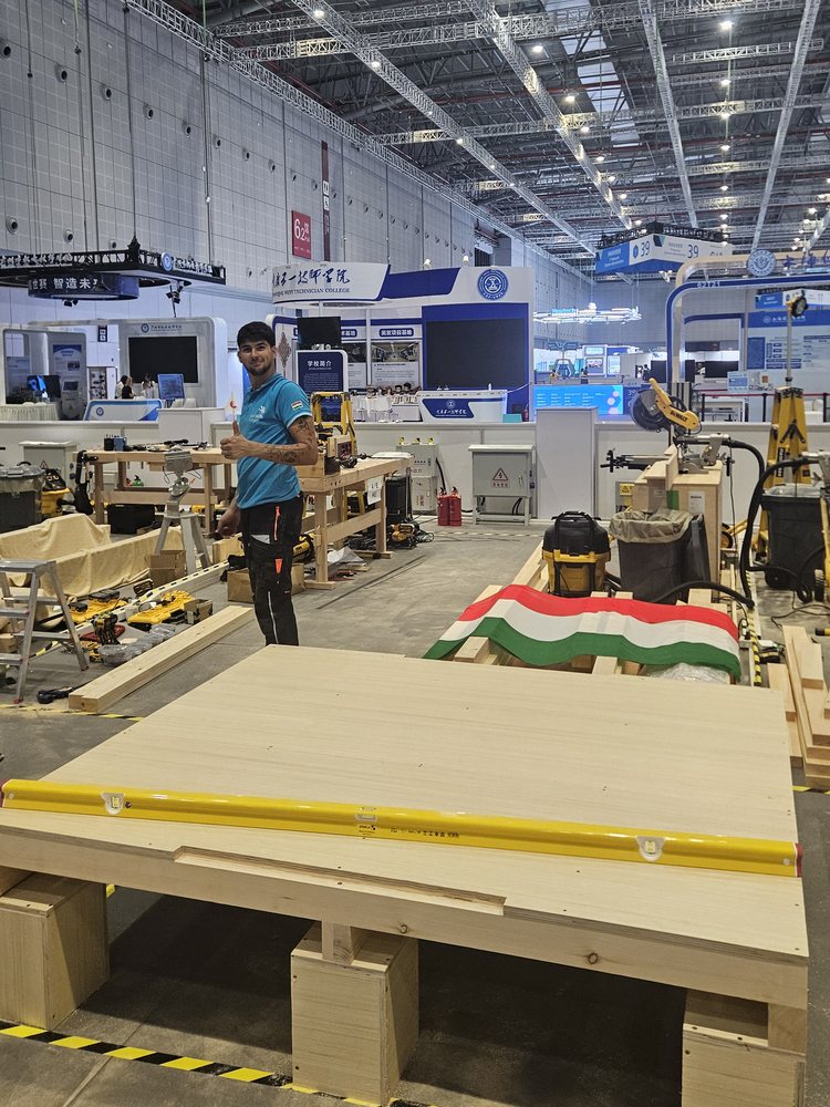 The workstation before the competition begins